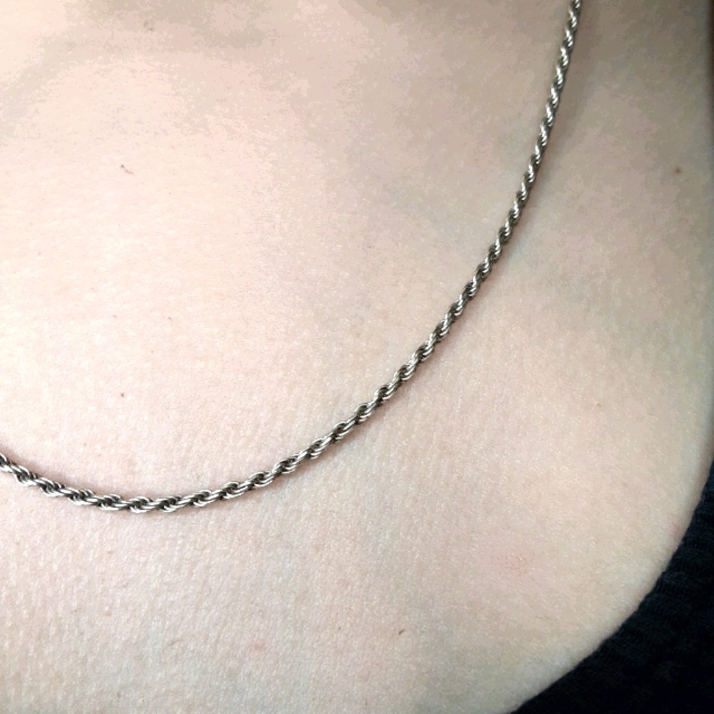 *SOLD* .925 Sterling Silver Necklace Chain - Picture 2 of 5